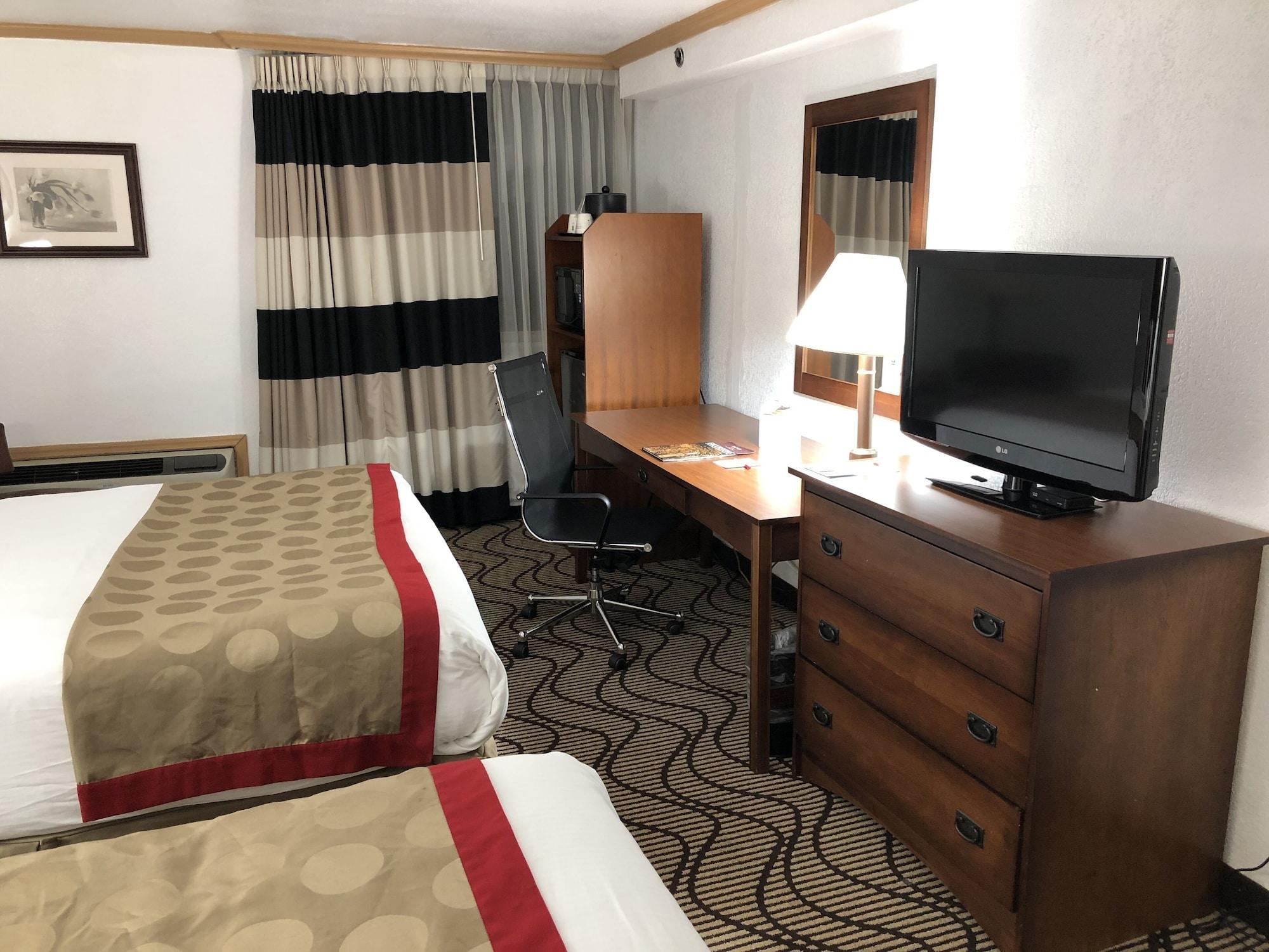 Ramada By Wyndham Birmingham Airport Hotel Exterior foto