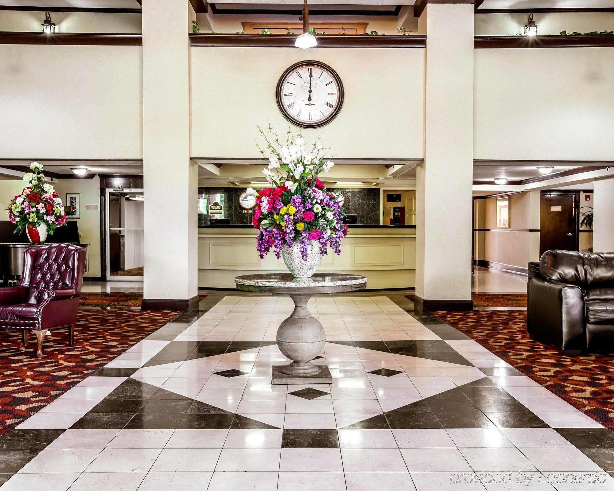 Ramada By Wyndham Birmingham Airport Hotel Exterior foto