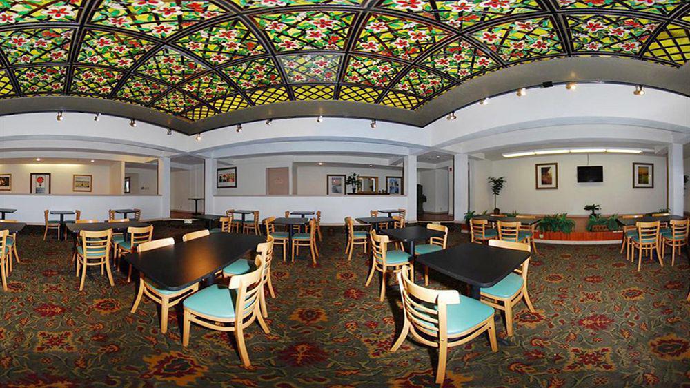 Ramada By Wyndham Birmingham Airport Hotel Exterior foto